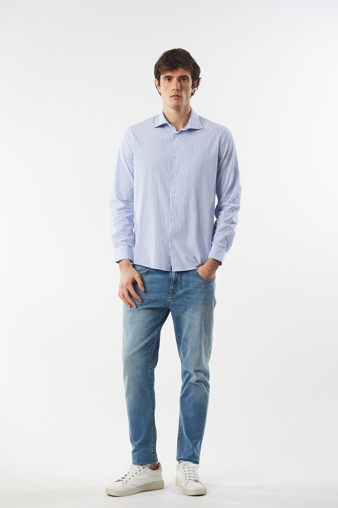 Camicia comfort fit a righe verticali sottili