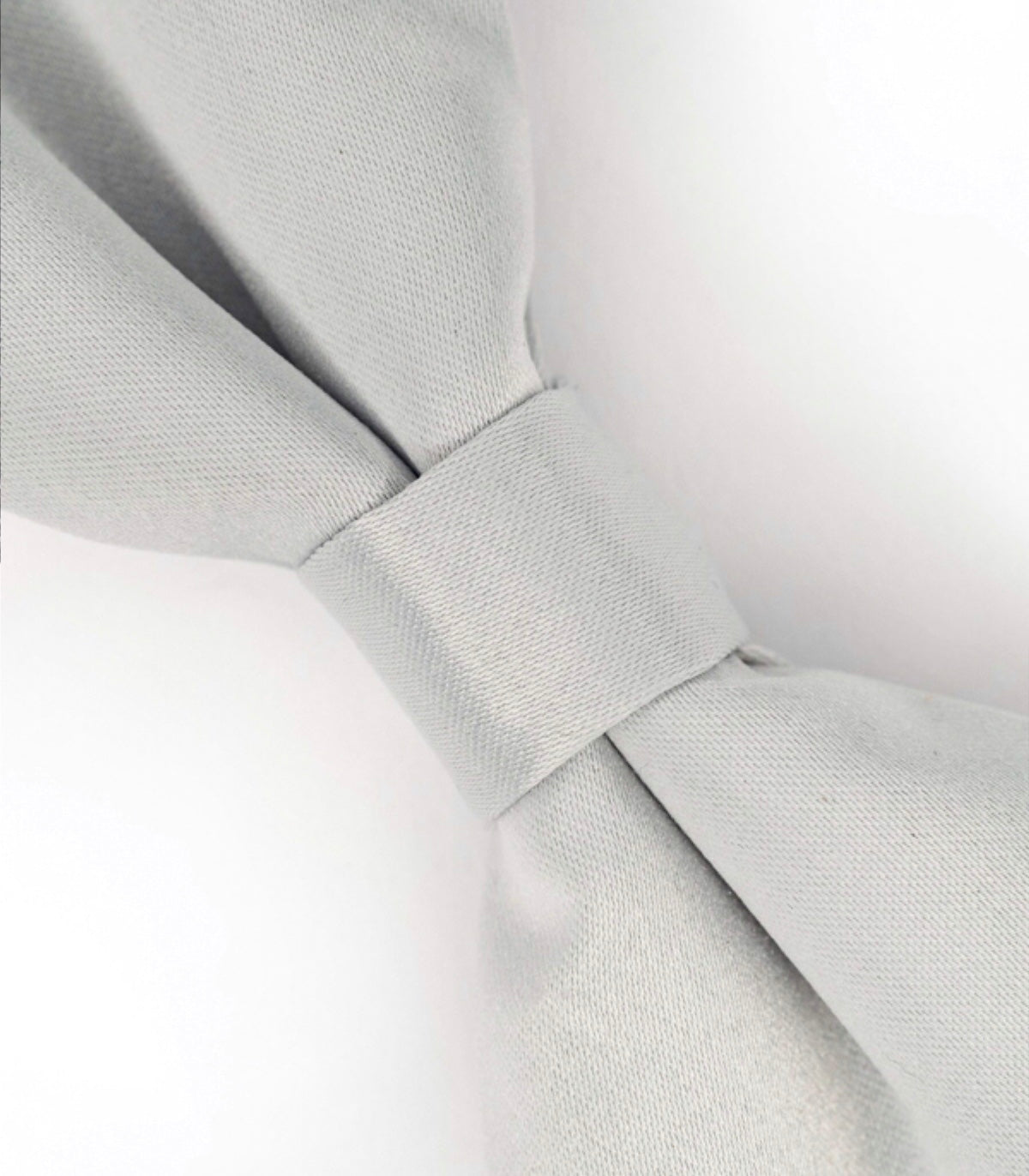 Bow tie with structure
