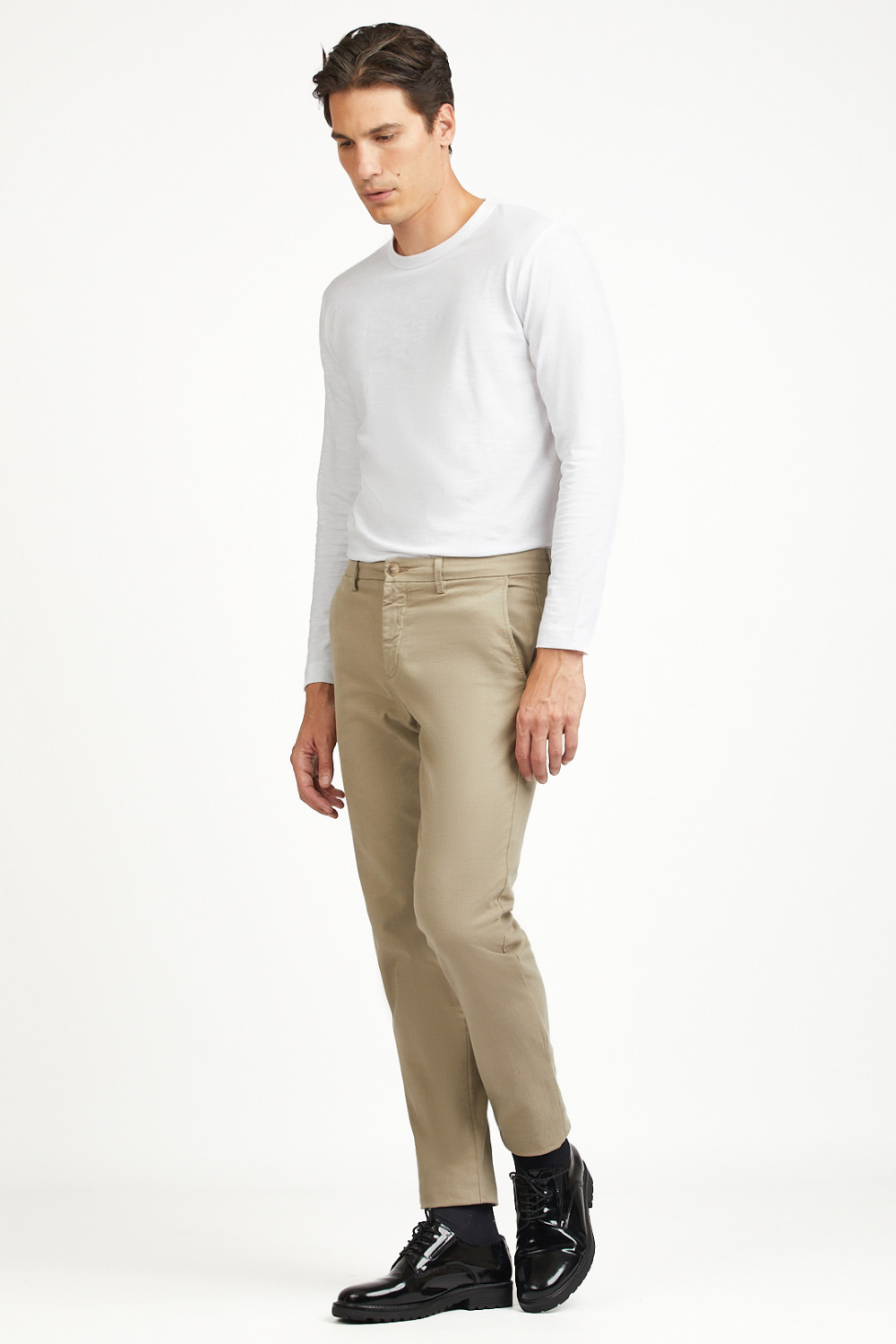 Pantaloni chinos slim fit con trama