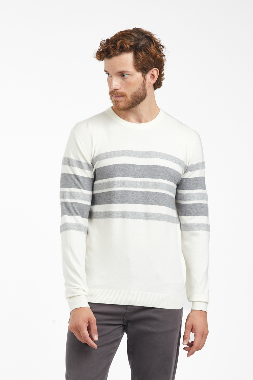 Pullover con dettagli a righe