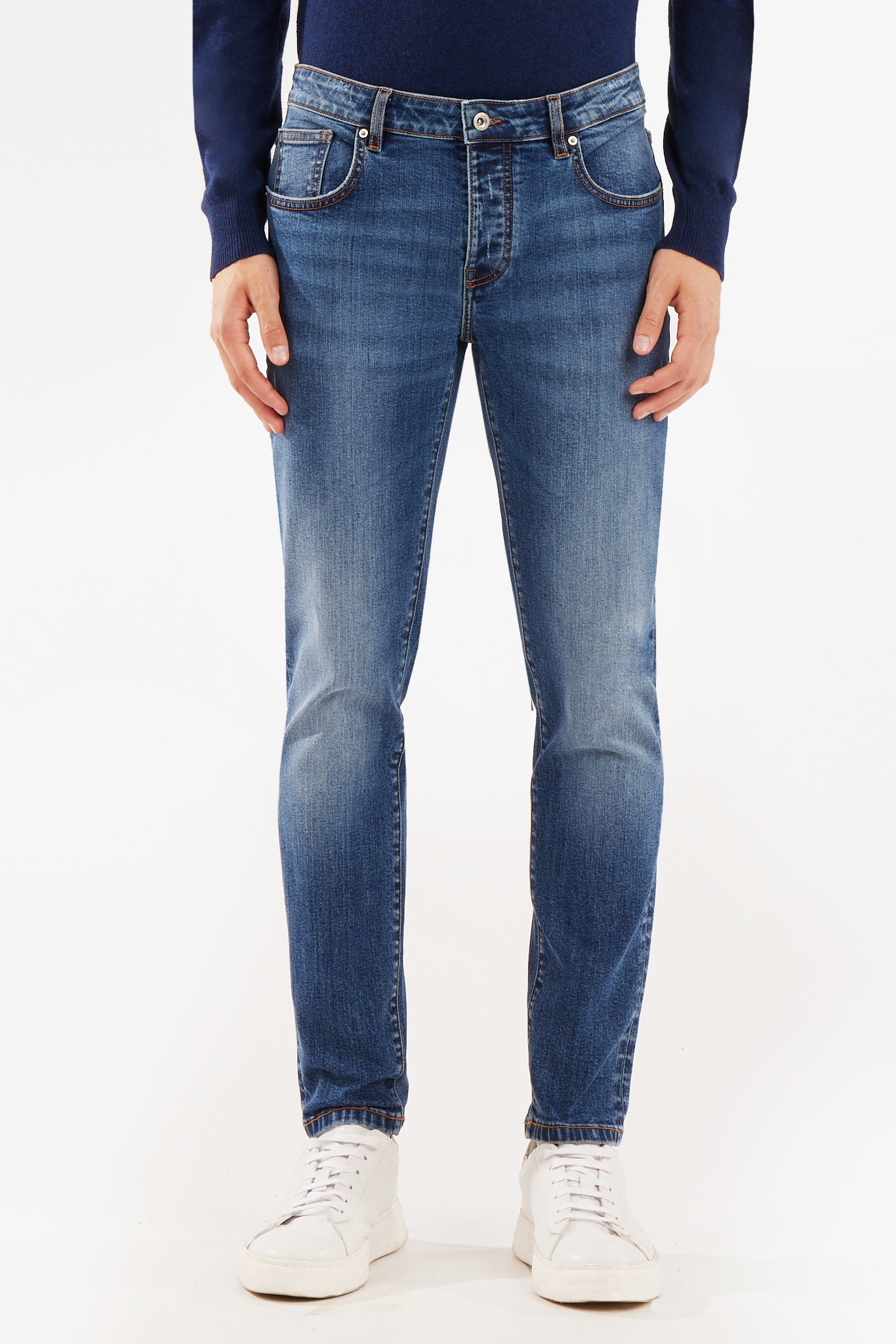 Jeans slim fit lavaggio medio
