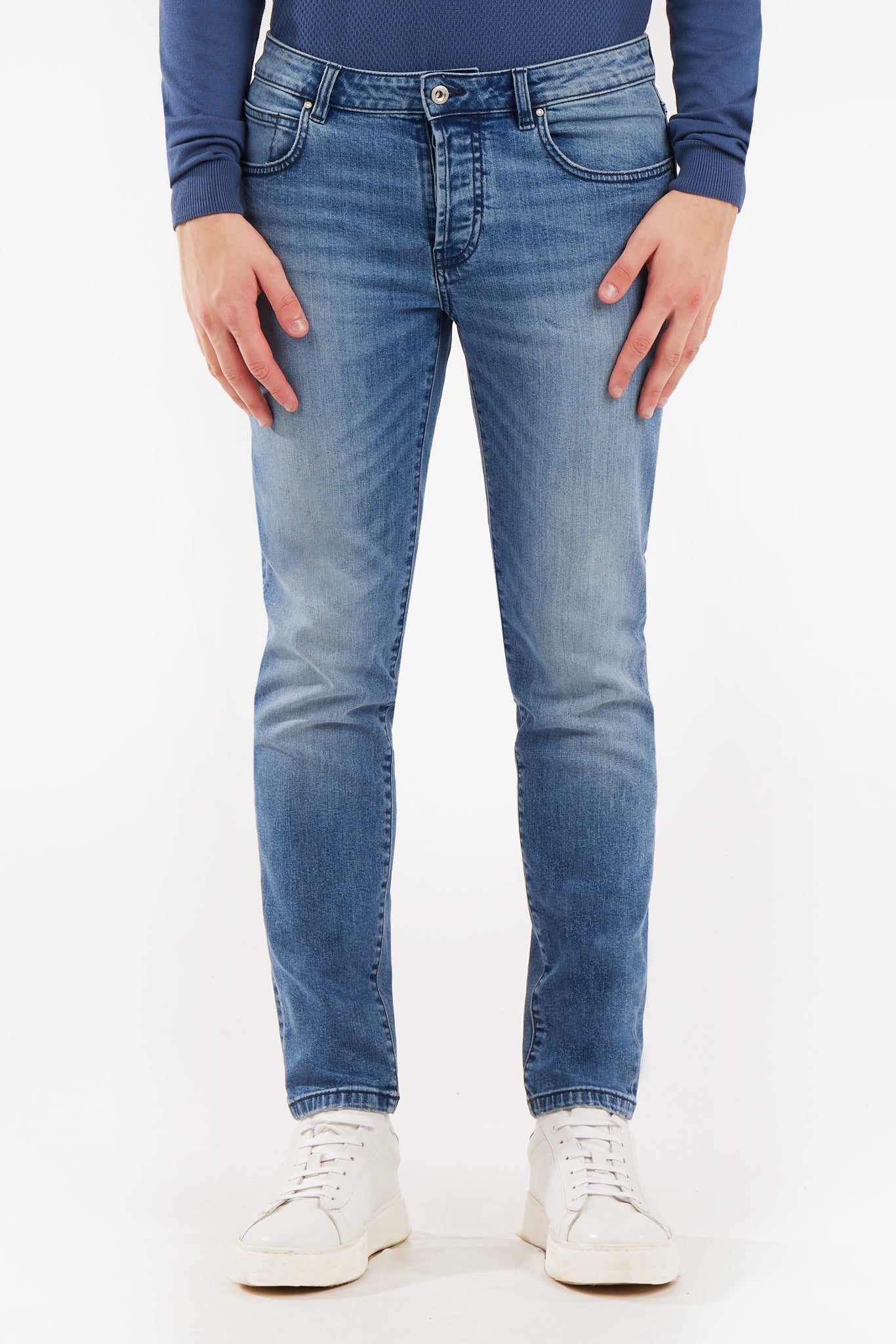 Jeans slim fit lavaggio medio