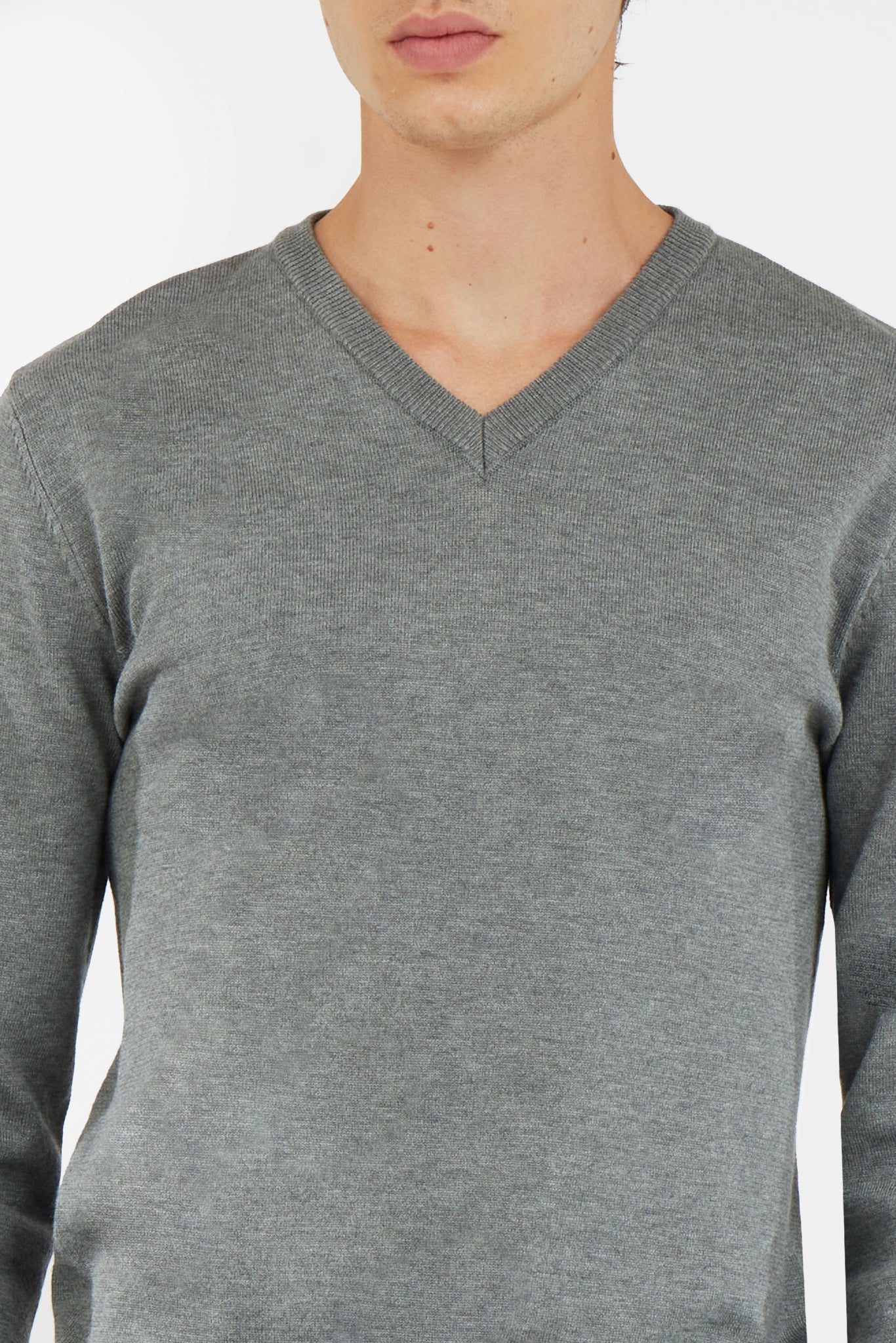 Pullover scollo a V basic