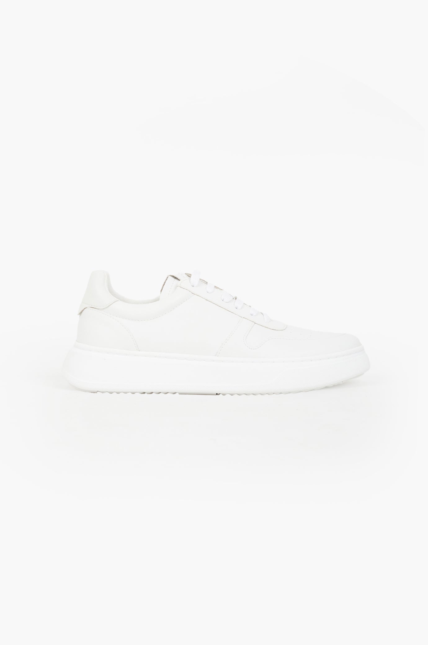 Sneakers con suola alta