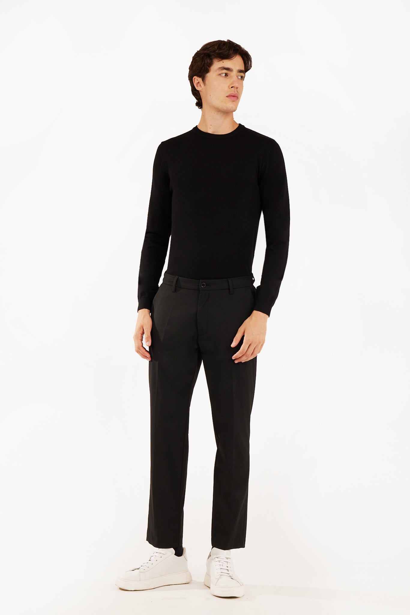 Pantaloni jogger fit taglio classico