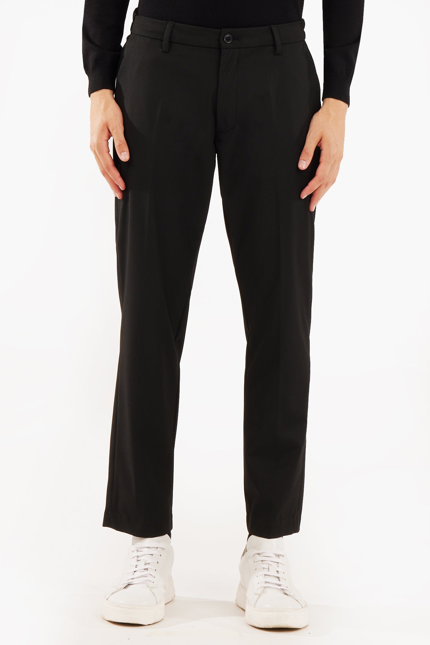 Pantaloni jogger fit taglio classico