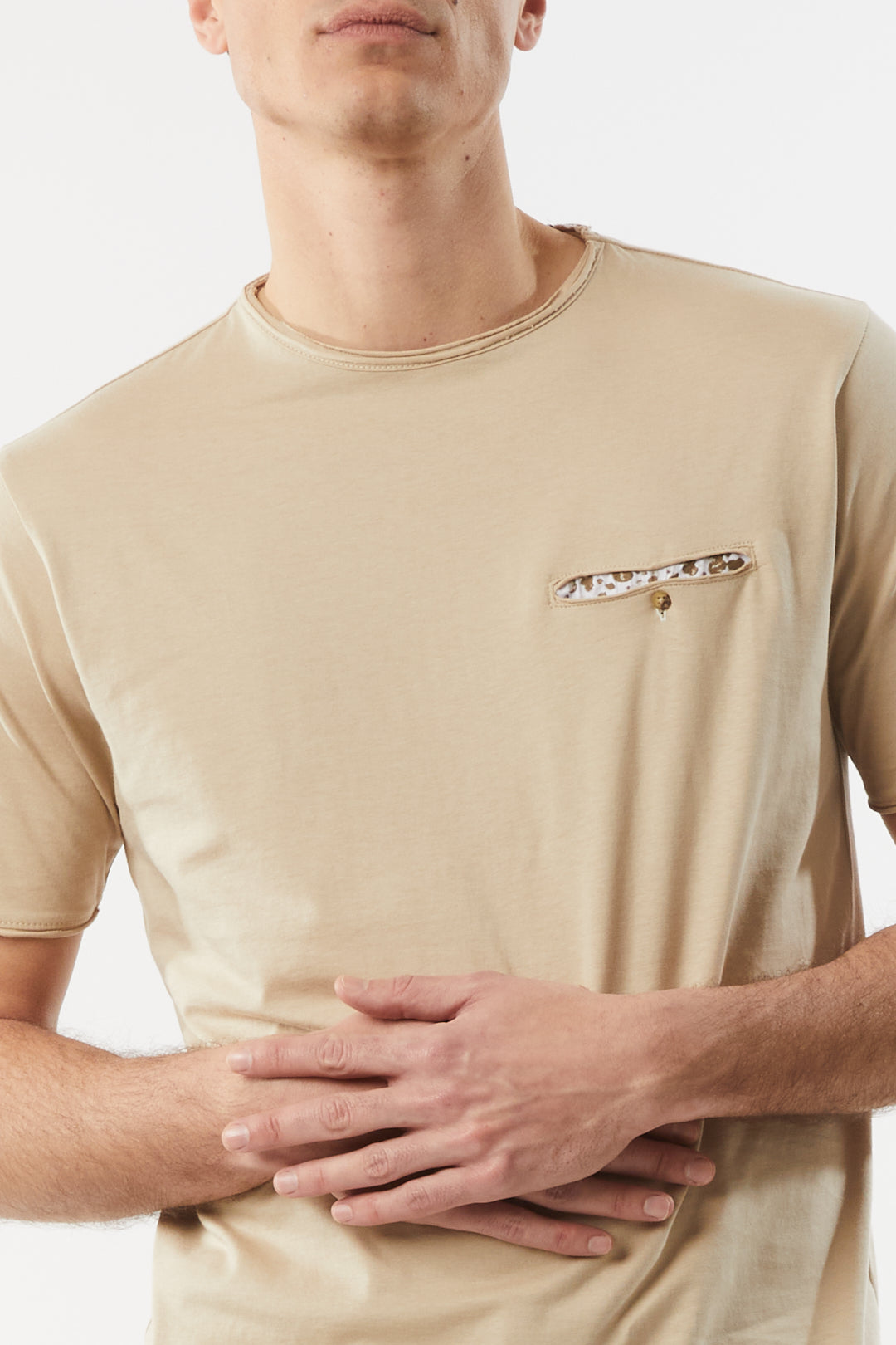 T-shirt con taschino|Colore:Beige