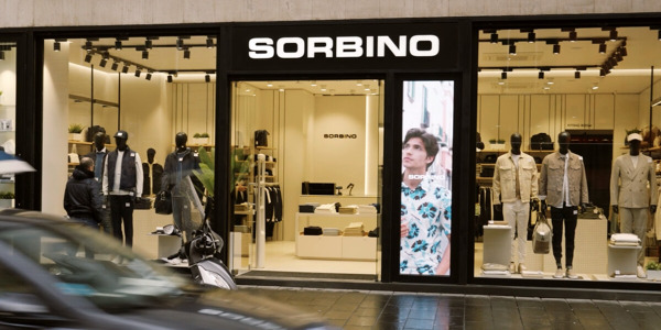 Moda uomo, dalla tradizione all'innovazione: un brand storico celebra le proprie origini con un flagship store nel cuore di Napoli